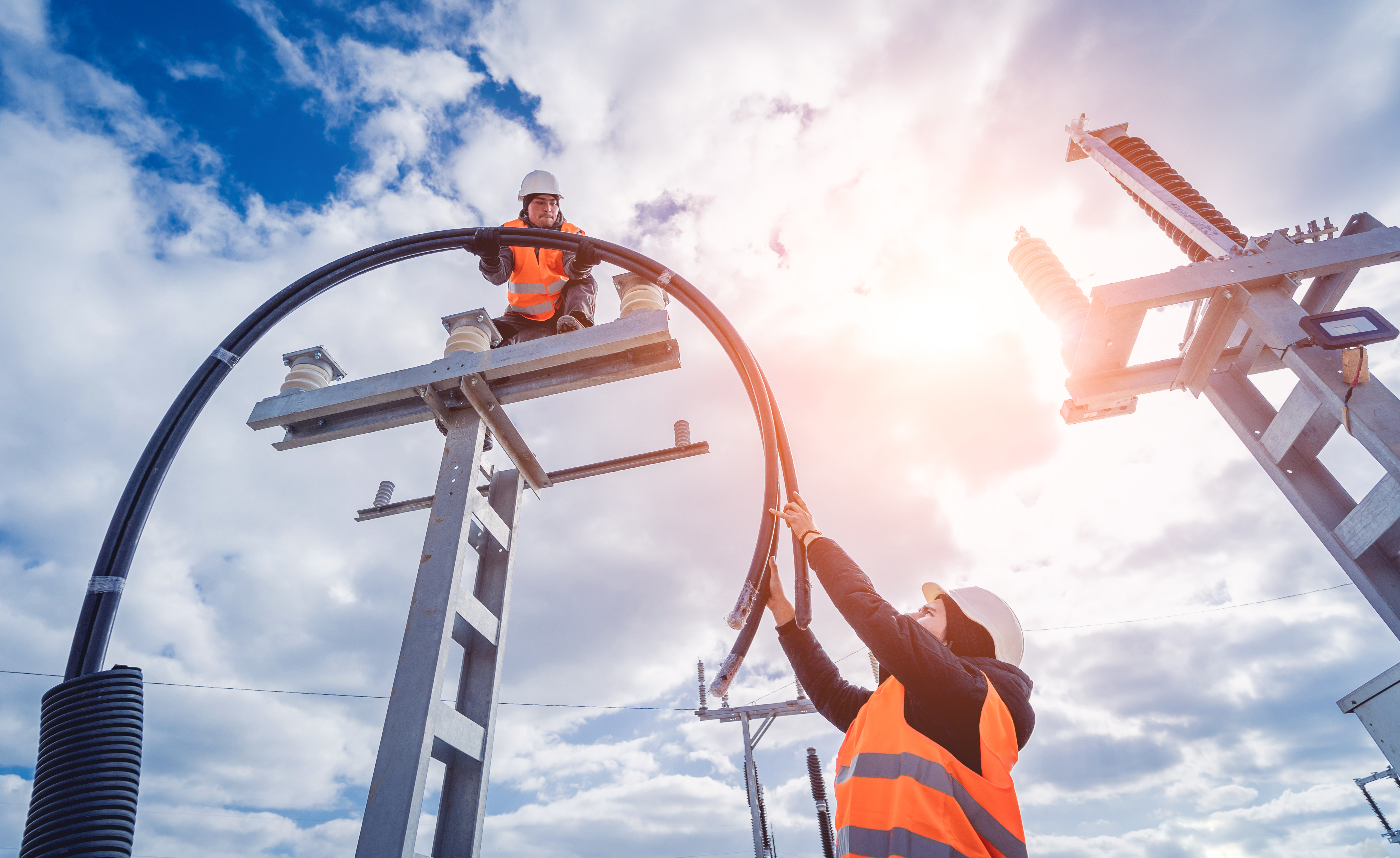 高圧ケーブル敷設作業